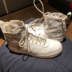 Men's SF Air Force 1 White AA1129-100 (Size: 9.5)